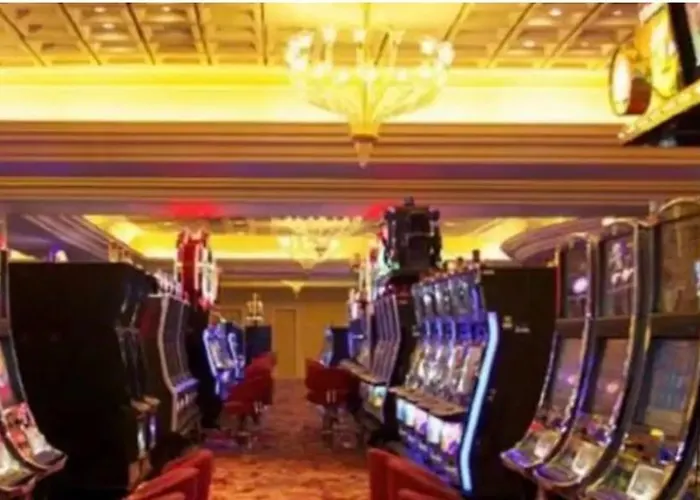 Walk To Casino & Mall I 9 Mins To Naia T3,t2,&t1 *